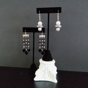 2 prs. earrings